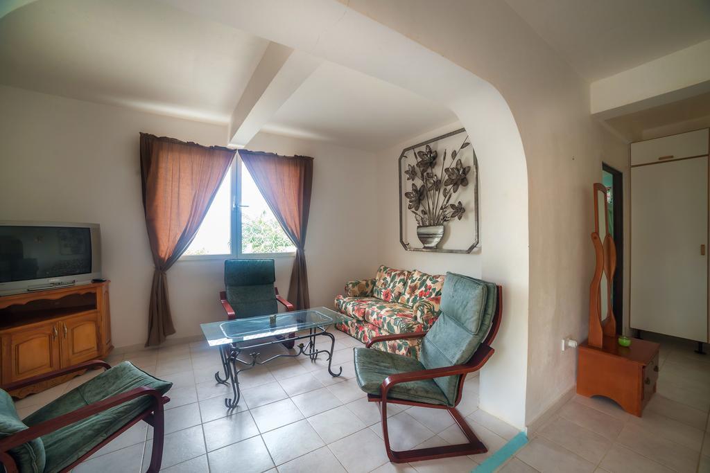 Royal Palm Holiday Apartment Méro Exterior foto
